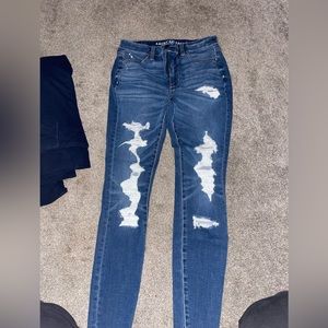 American eagle ripped skinny jeans